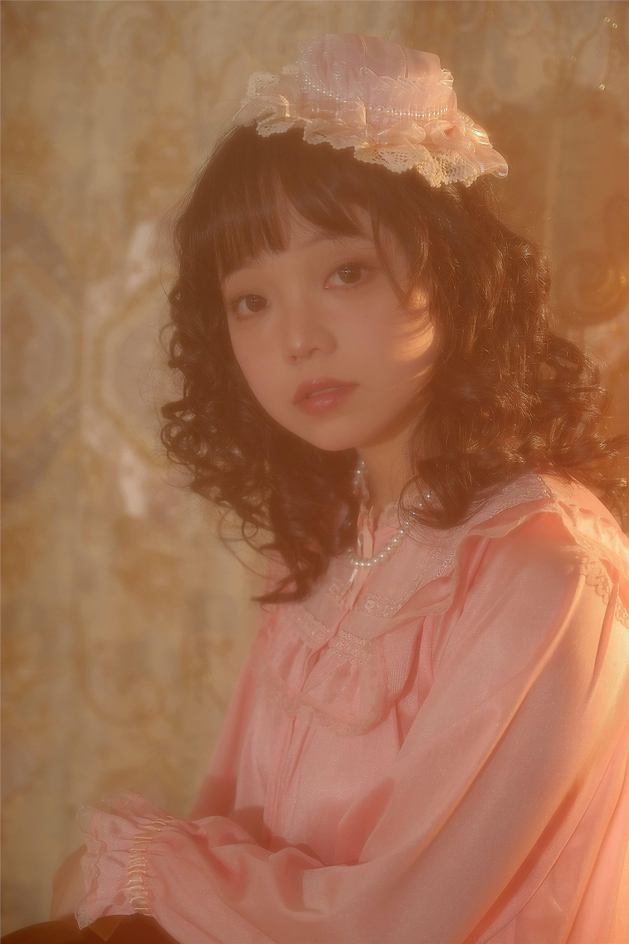 YITUYU艺图语 2025.02.01 法式少女 贝贝bu睡觉